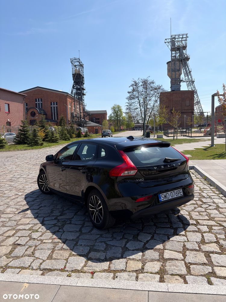 Volvo V40 T2 Momentum - 8