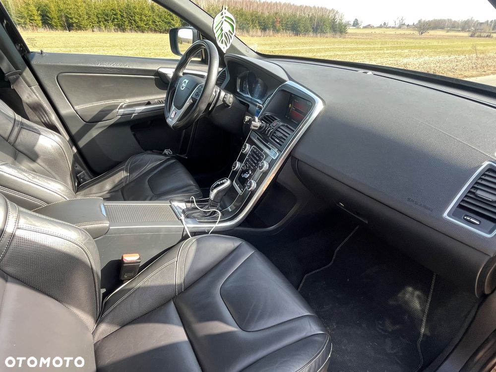 Volvo XC 60 D3 Drive-E R-Design Kinetic - 10