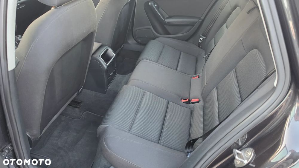 Audi A4 Limousine - 10