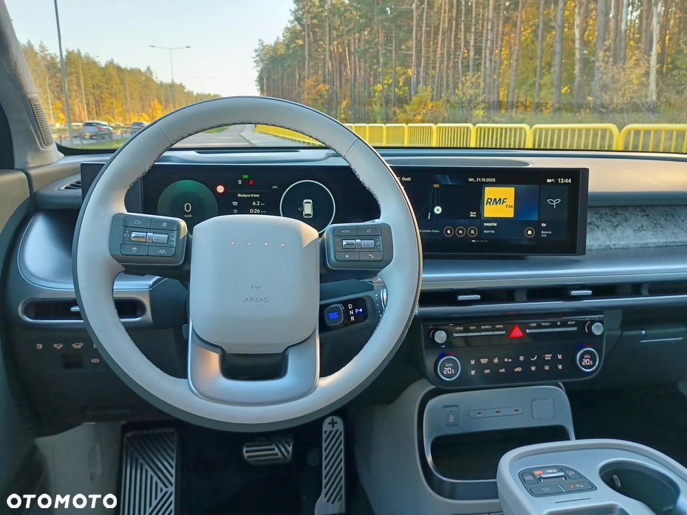 Hyundai IONIQ 9 110kWh Calligraphy AWD - 13