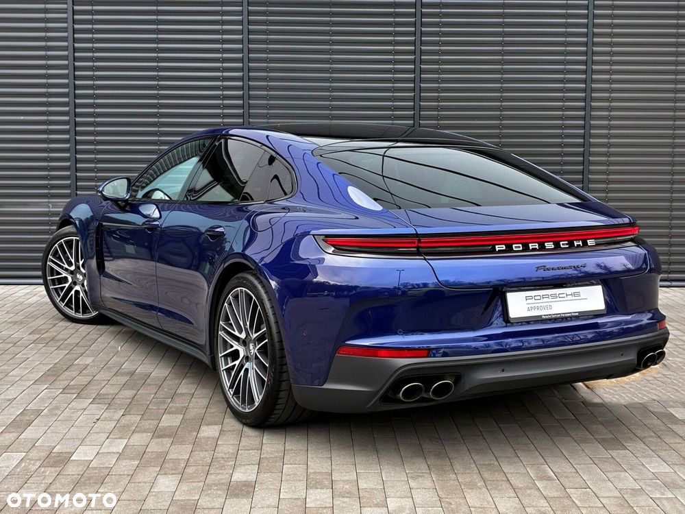 Porsche Panamera - 4