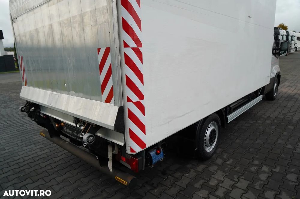 Iveco DAILY 35-NP / GNC / CONTAINER / MANUAL / PALFINGER LIFT - 750 KG / 2020 - 12