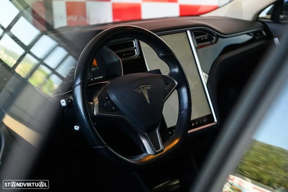 Tesla Model S - 20
