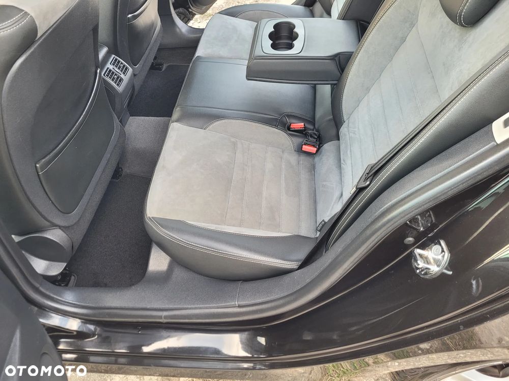 Renault Laguna dCi 150 FAP Start-Stop GT - 18