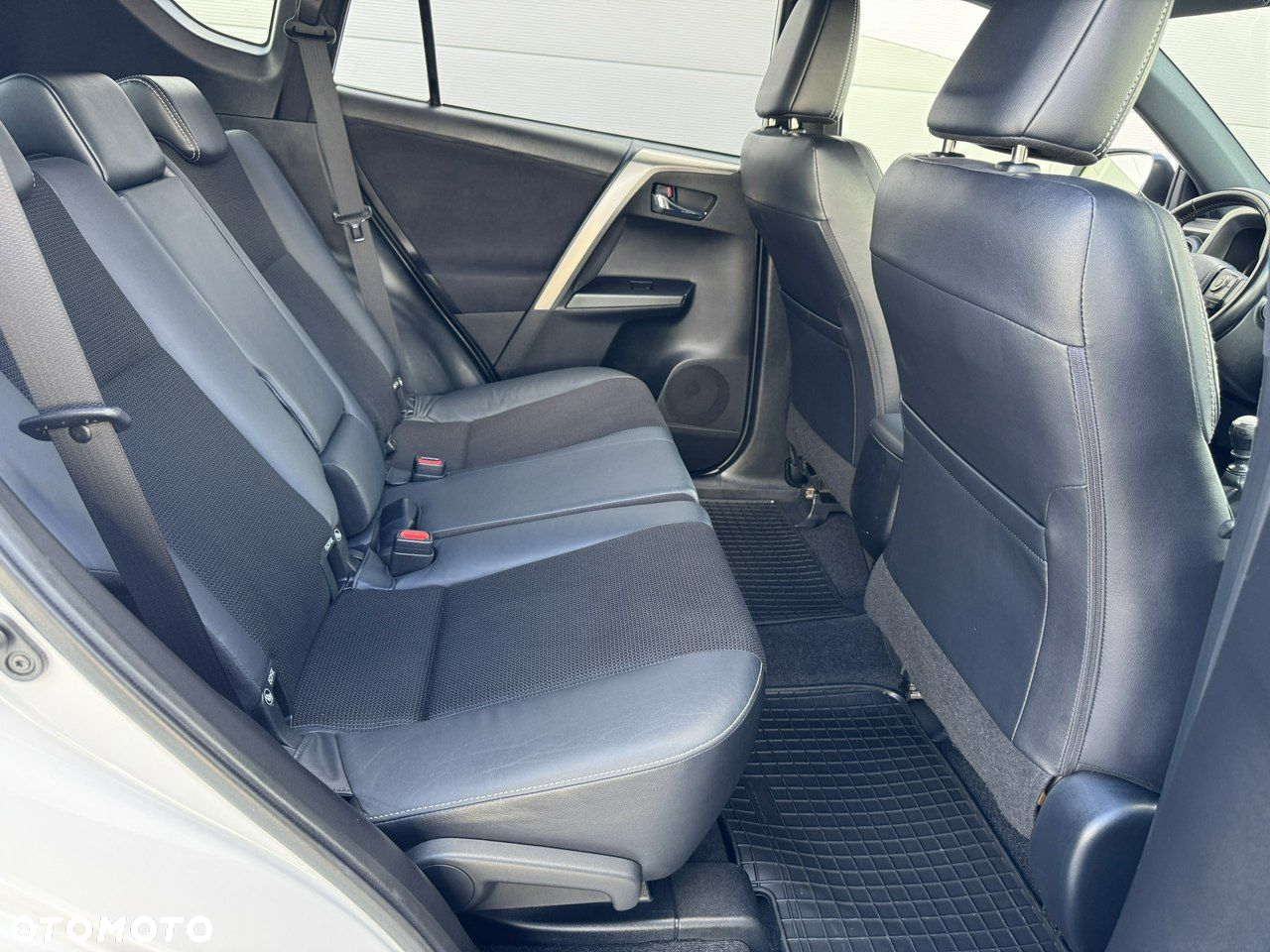 Toyota RAV4 2.0 D-4D Premium 4x2 - 32