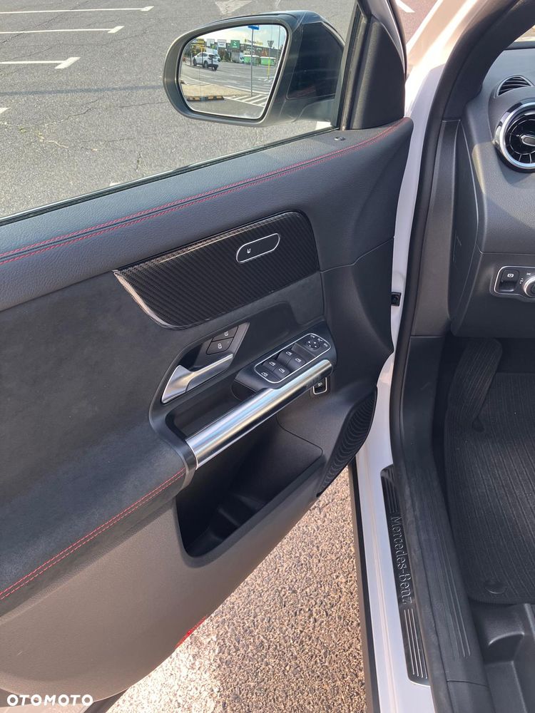 Mercedes-Benz GLA 220 d AMG Line - 9