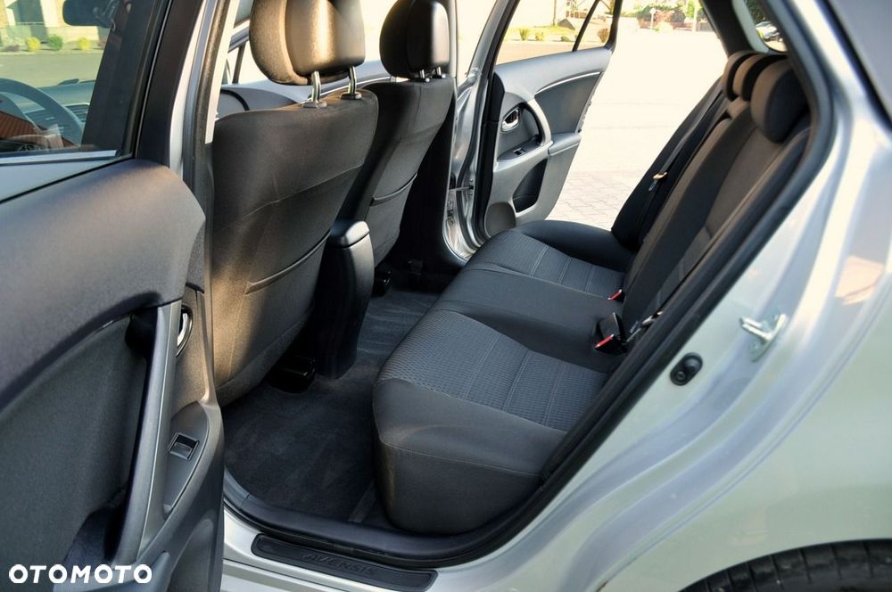 Toyota Avensis - 20