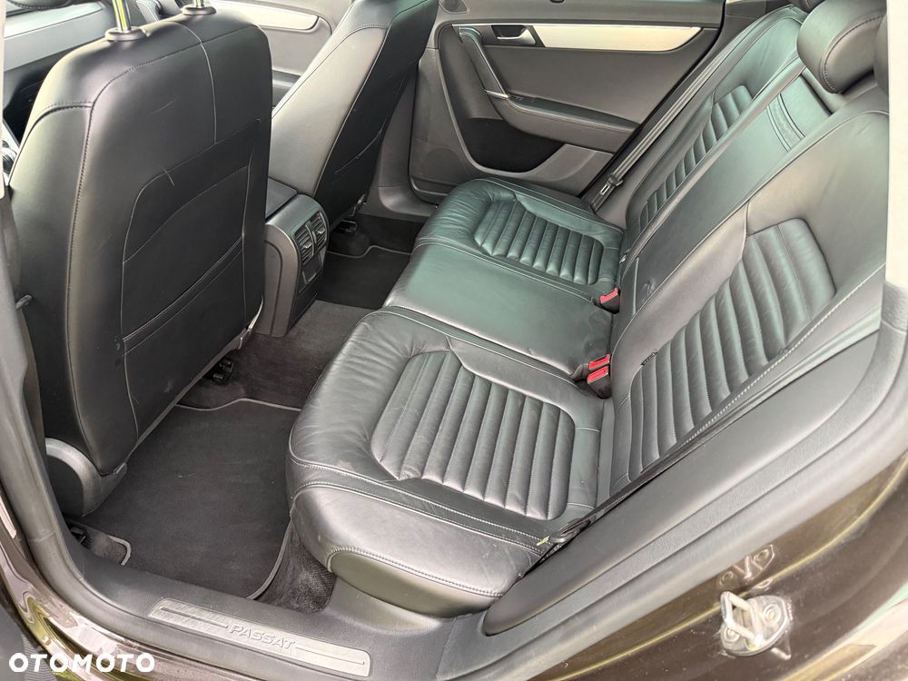 Volkswagen Passat 2.0 TDI Highline DSG - 13