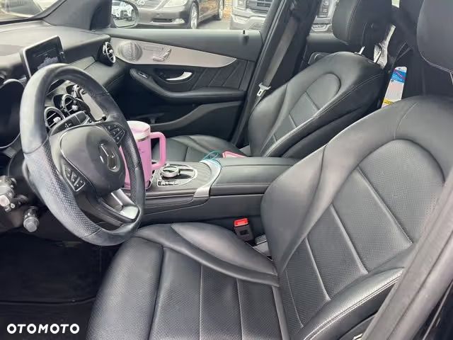Mercedes-Benz GLC 300 4Matic 9G-TRONIC AMG Line - 5