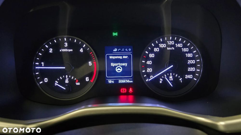 Hyundai Tucson 1.7 CRDI BlueDrive Style 2WD - 25