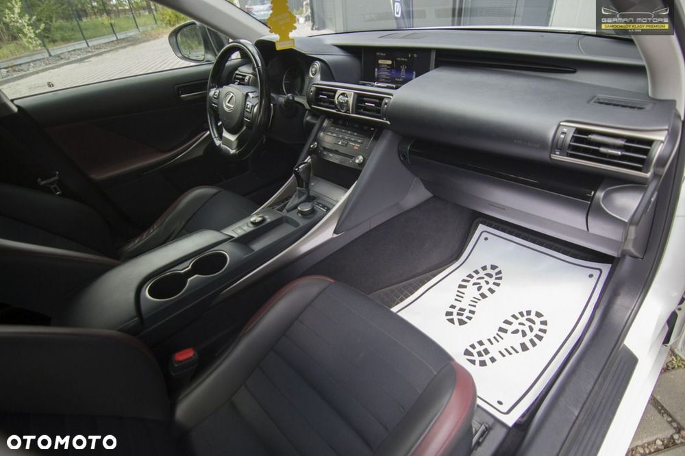 Lexus IS - 29