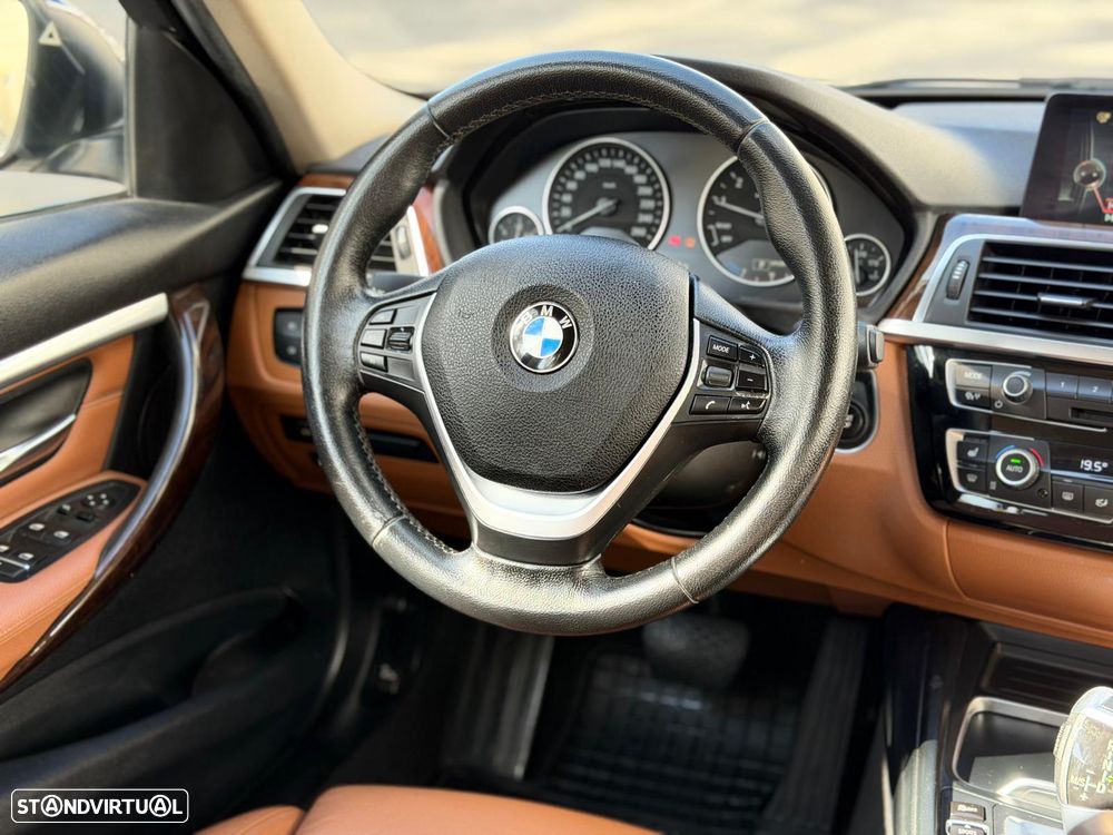 BMW 330 e iPerformance Line Luxury - 26