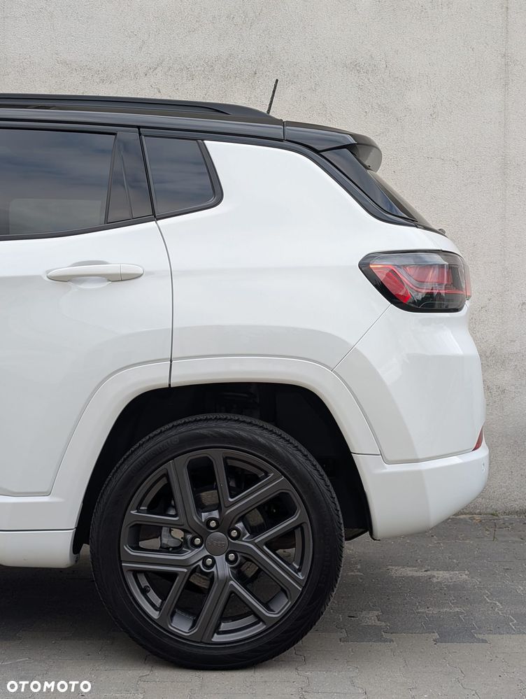 Jeep Compass - 36