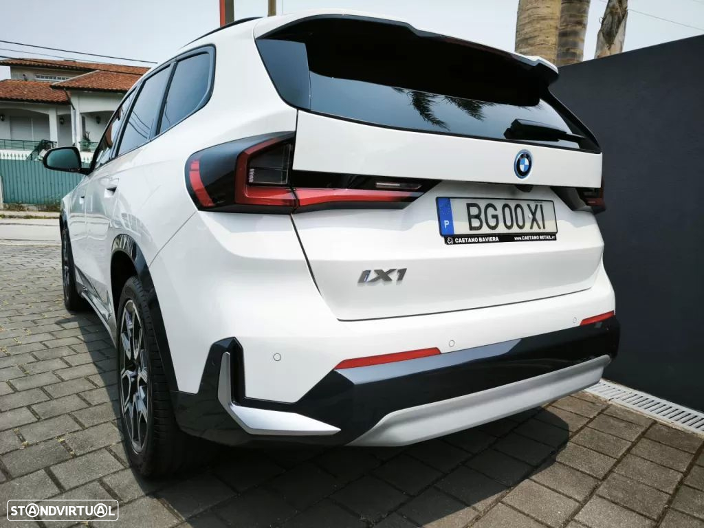 BMW iX1 eDrive20 - 13