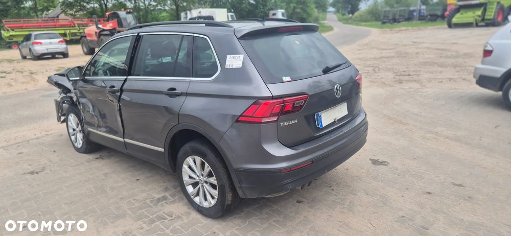 Volkswagen Tiguan - 17