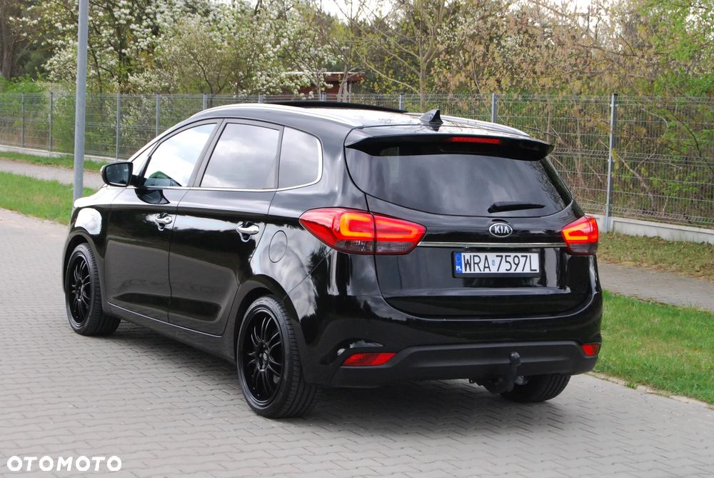 Kia Carens 1.7 CRDi 141 Dream Team Edition - 14
