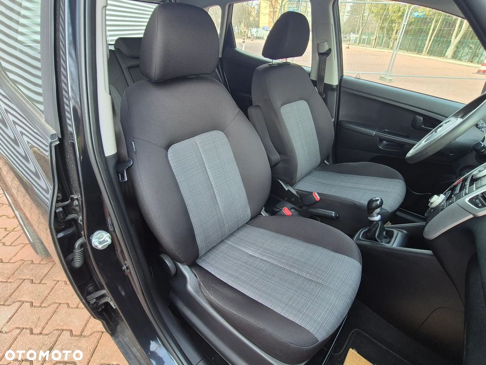 Kia Venga 1.6 Business Line - 25