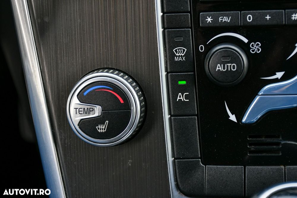 Volvo XC 60 D4 AWD Geartronic Momentum - 14