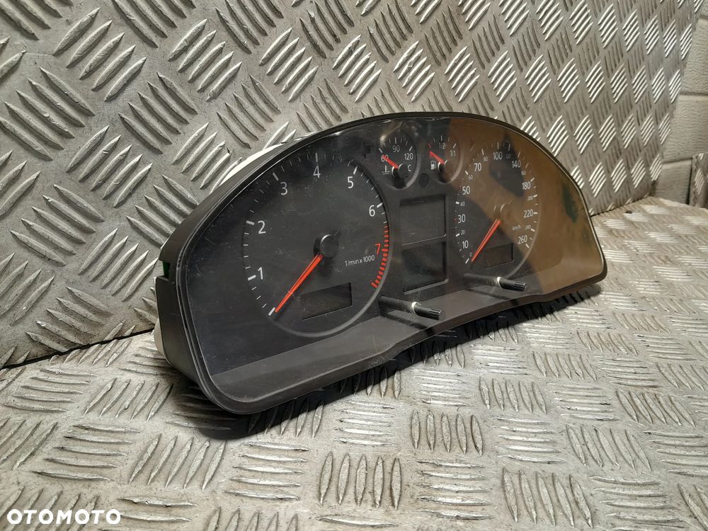 AUDI A4 B5 LICZNIK ZEGARY 8D0920900T - 3