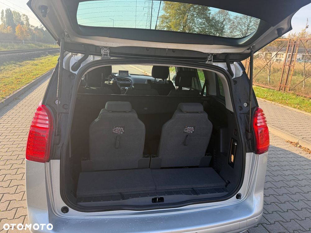 Peugeot 5008 2.0 HDi Allure 7os - 8