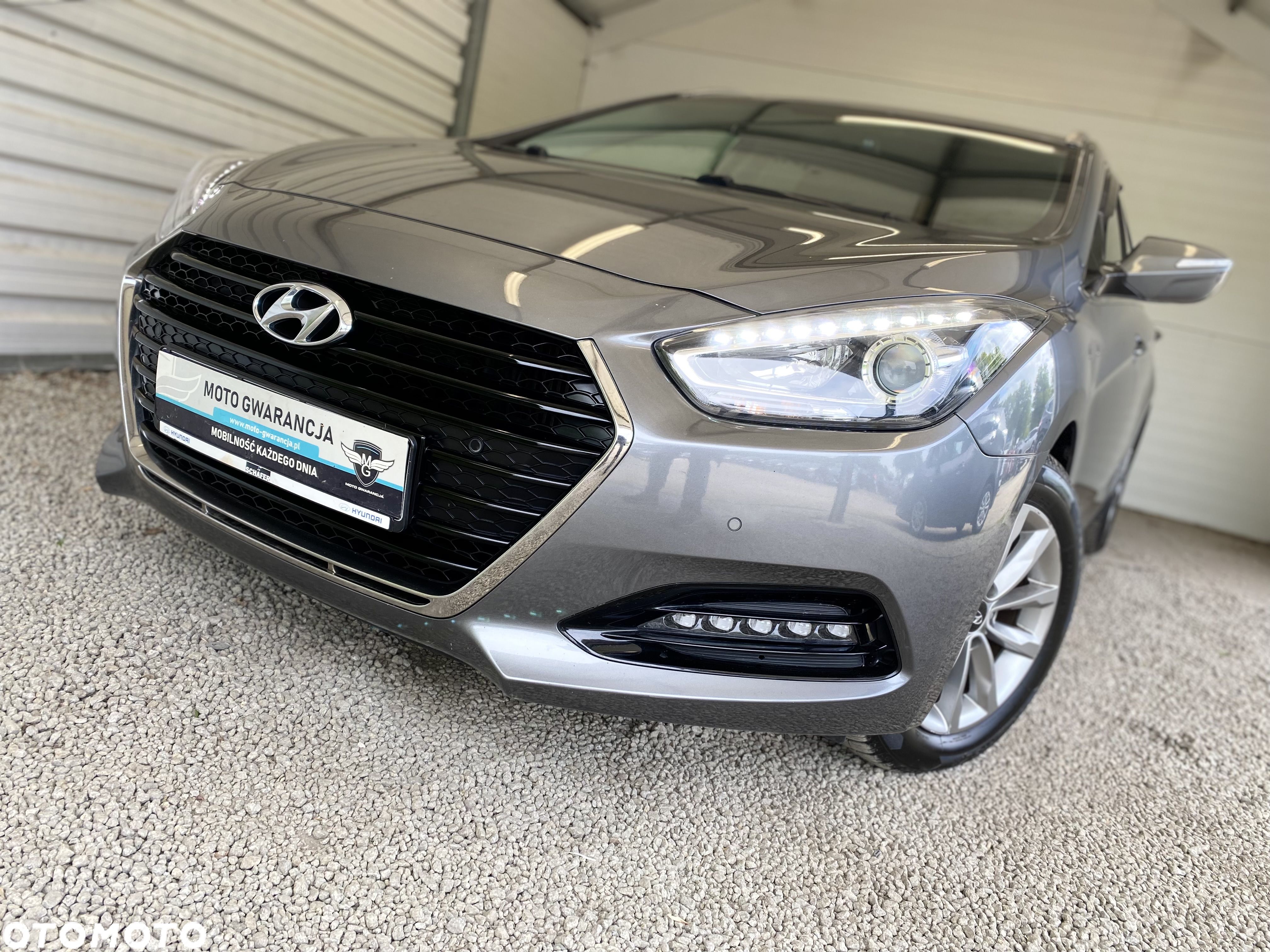 Hyundai i40 1.7 CRDi Premium DCT - 1