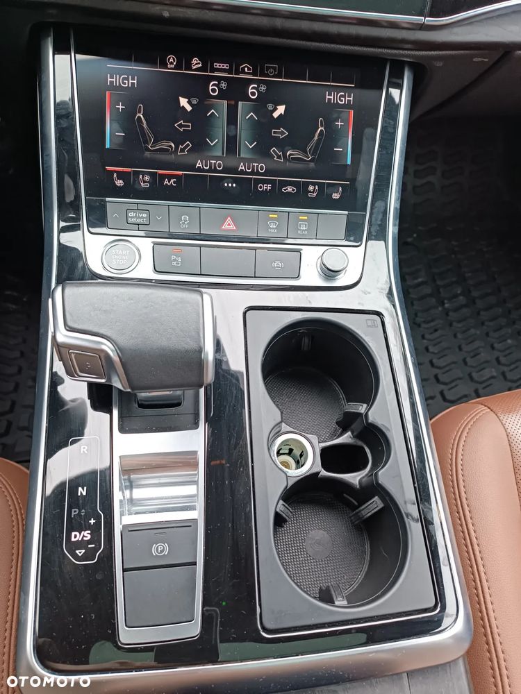 Audi Q8 55 TFSI quattro tiptronic - 26