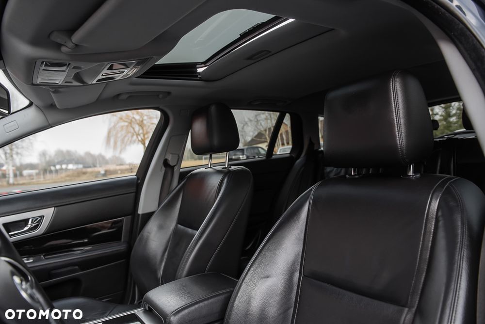 Jaguar XF 2.2 D Luxury - 19