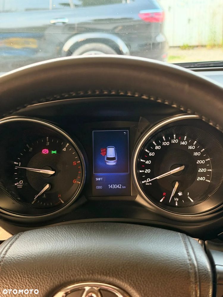 Toyota Avensis 2.0 D-4D Premium - 24