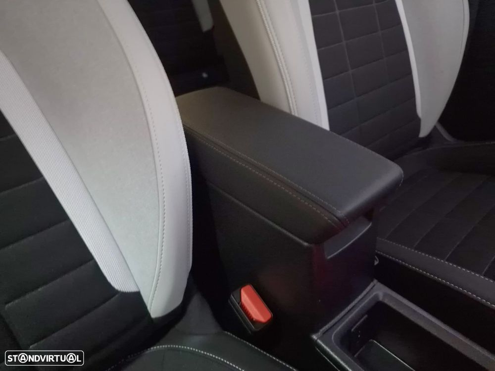 Citroën e-C3 44 kWh Autonomia Conforto Max - 23