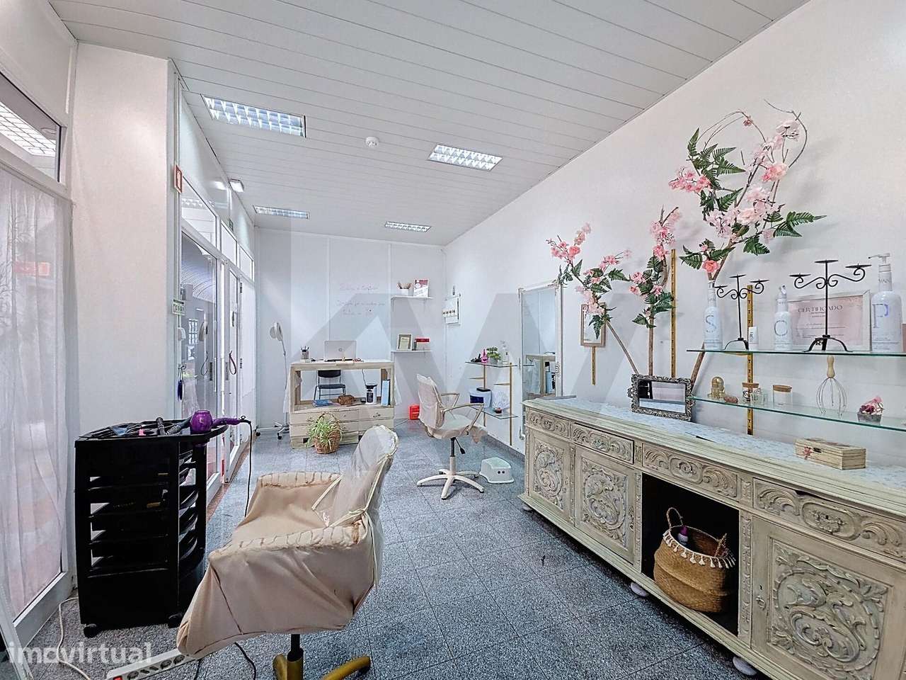 Loja | 20,20 m2 | Logradouro Privativo de 41 m2 | Pronta a Utilizar | - Grande imagem: 3/12
