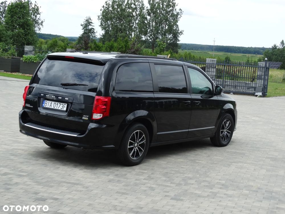 Dodge Grand Caravan 3.6 R/T - 4