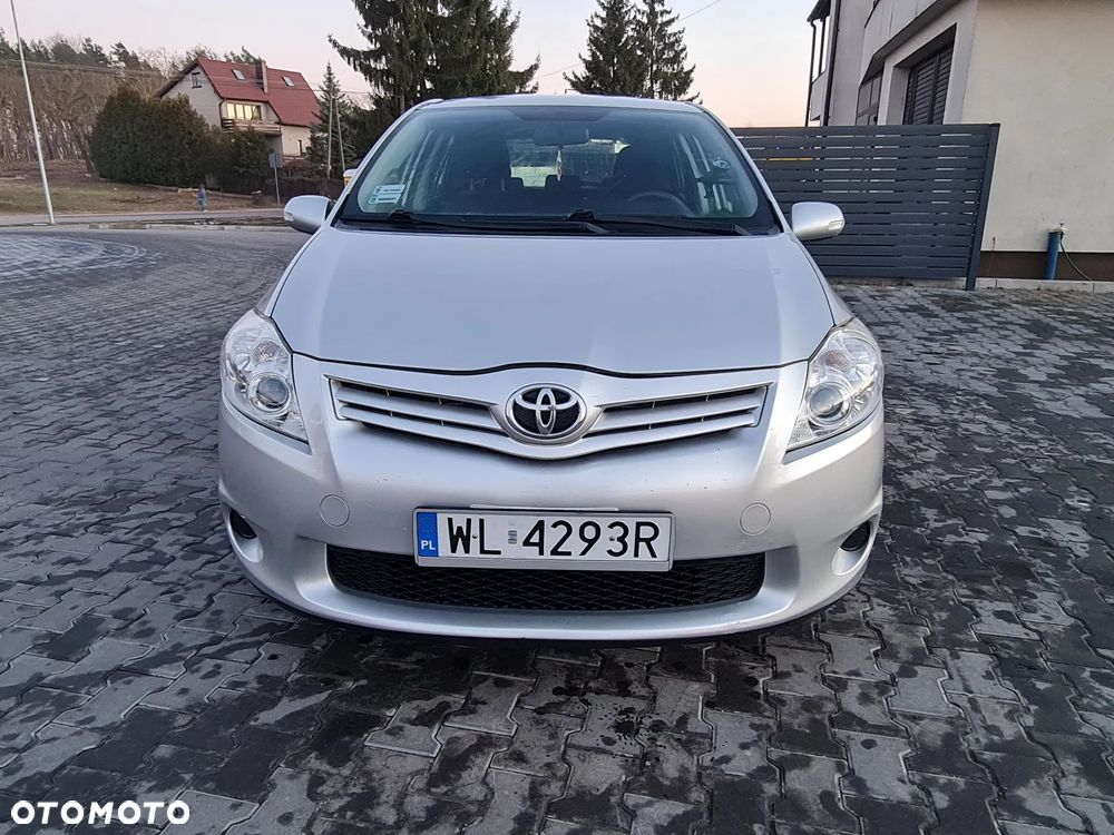 Toyota Auris - 11
