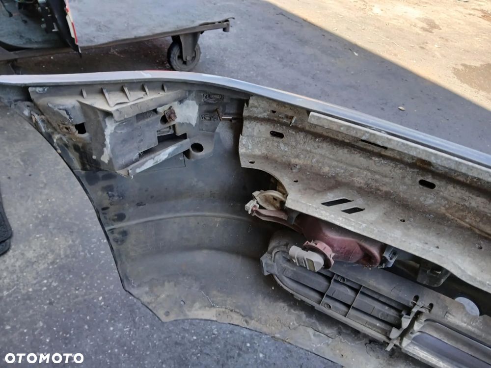 BMW E39 zderzak przedni kod lakieru COSMOSSCHWARZ METALIC - 6