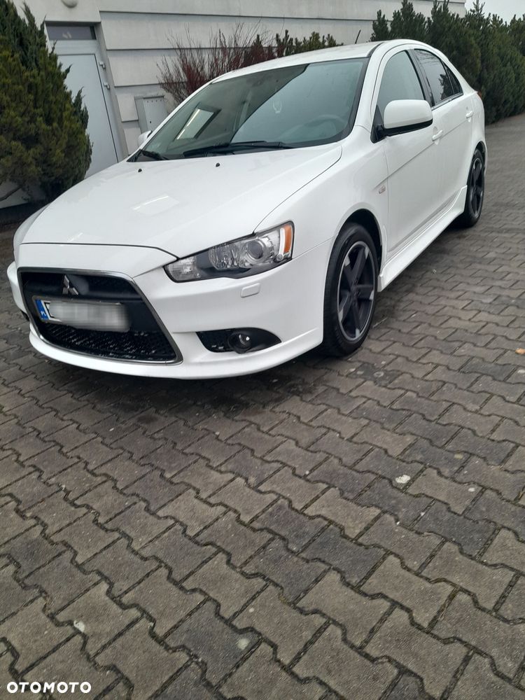 Mitsubishi Lancer 1.6 Invite - 1