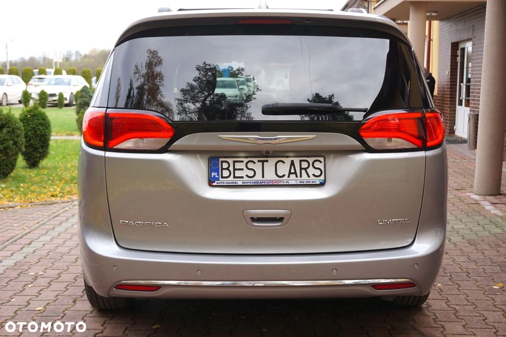 Chrysler Pacifica - 11