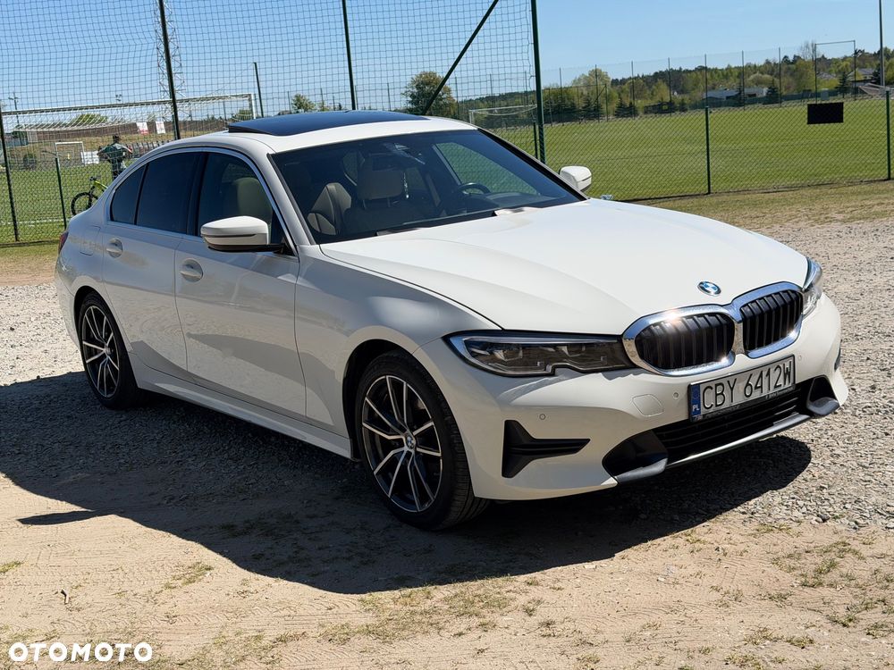 BMW Seria 3 330i Sport Line - 2