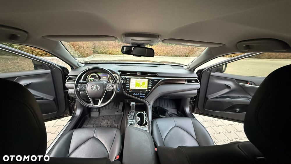 Toyota Camry - 35