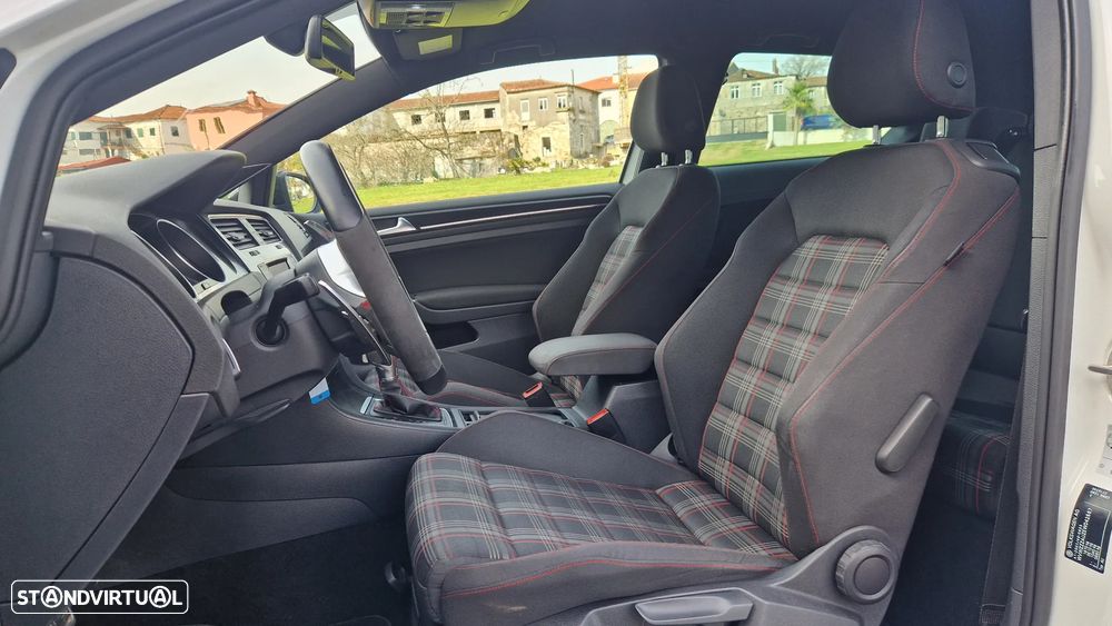 VW Golf GTI Performance BlueMotion DSG - 9