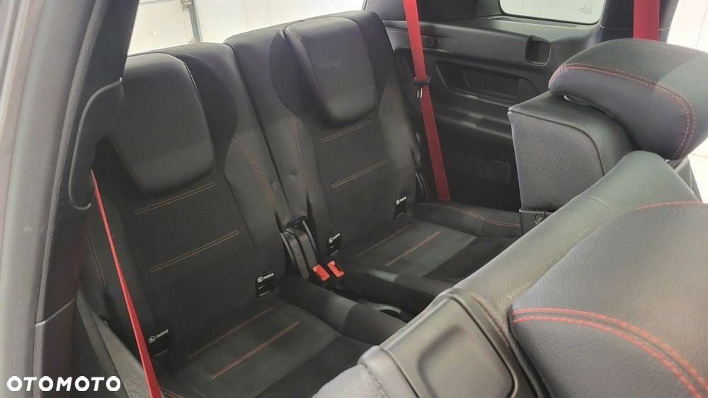 Mercedes-Benz GLB - 24