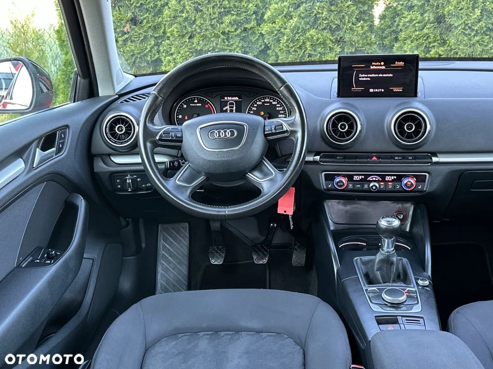Audi A3 Sportback 1.6 TDI S line Sportpaket - 8