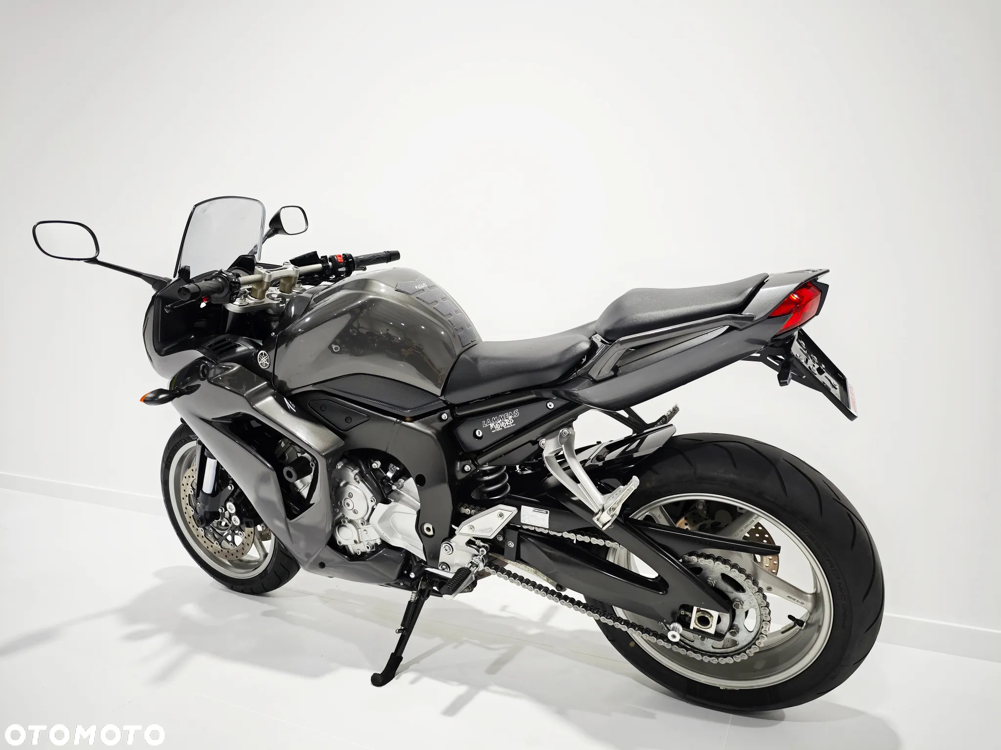 Yamaha FZ - 16