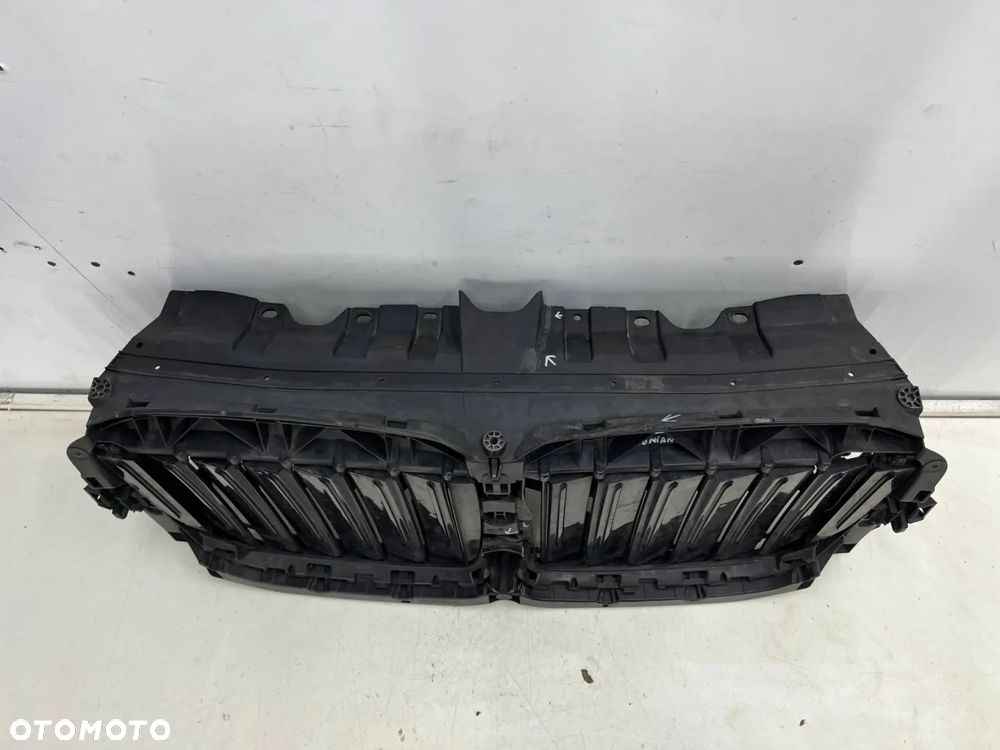 Pas przedni BMW X7 G07 18r.- wzmocnienie czołowe ramka atrapy grilla żaluzja kierownica powietrza oryginalna 22677510 - 10