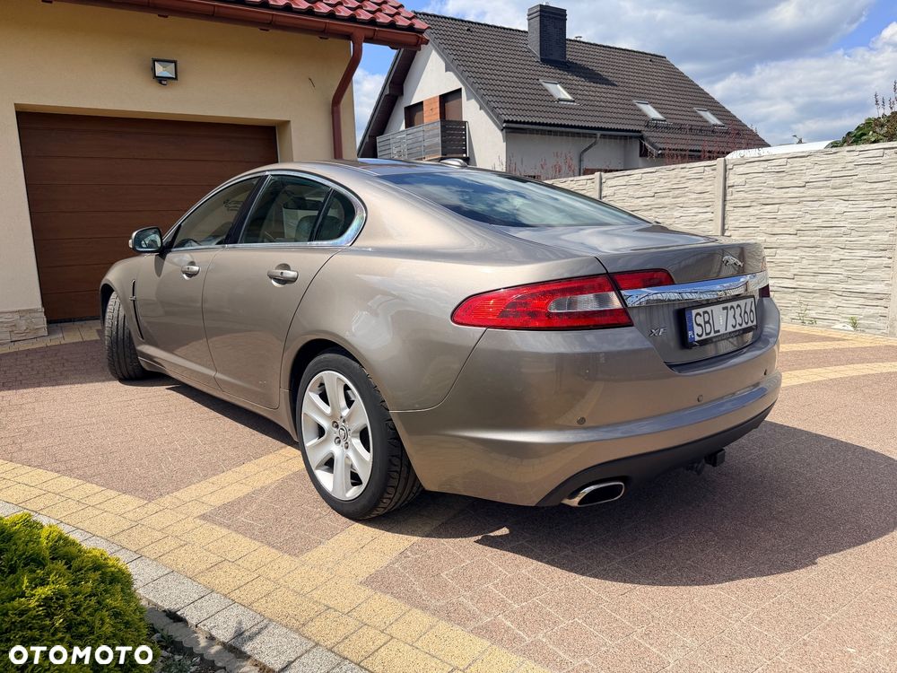 Jaguar XF 2.7 V6 Premium Luxury - 10