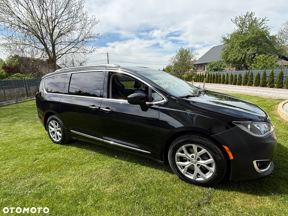 Chrysler Pacifica - 7