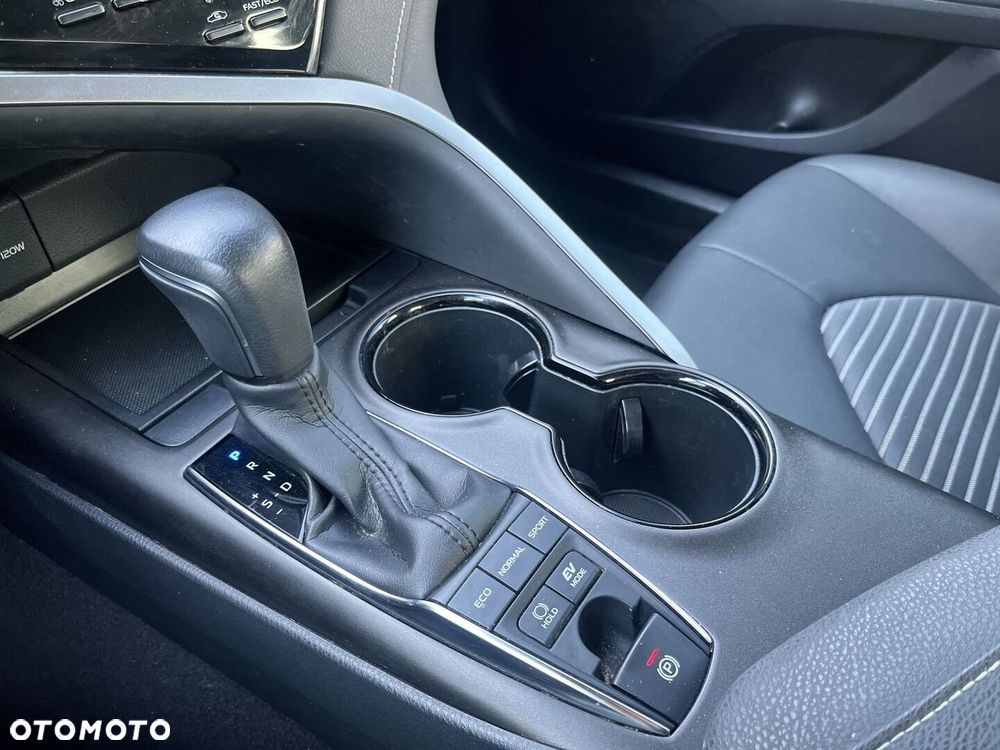 Toyota Camry 2.5 Hybrid Prestige CVT - 17