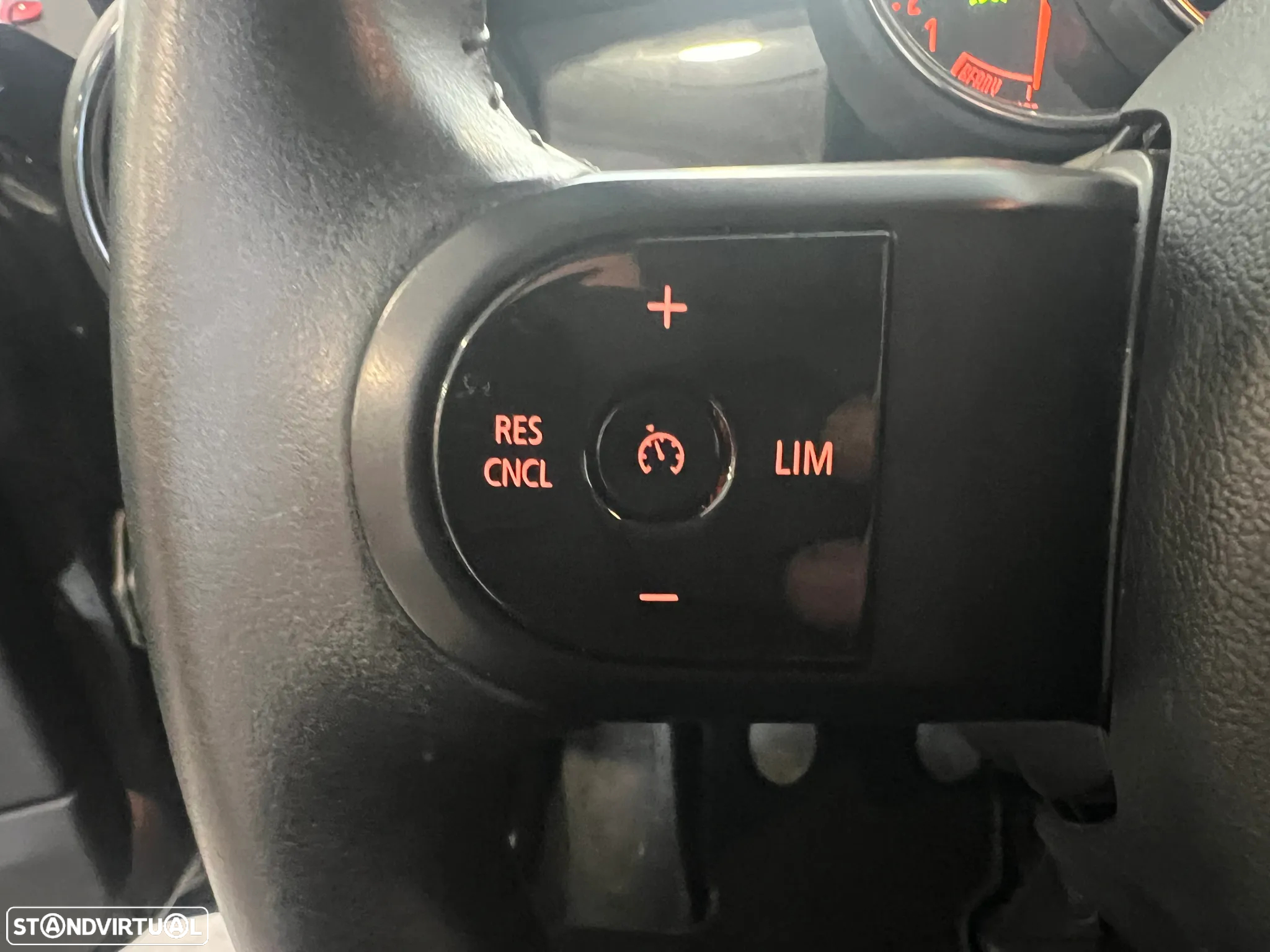 MINI 3 Portas One Sport Edition - 17