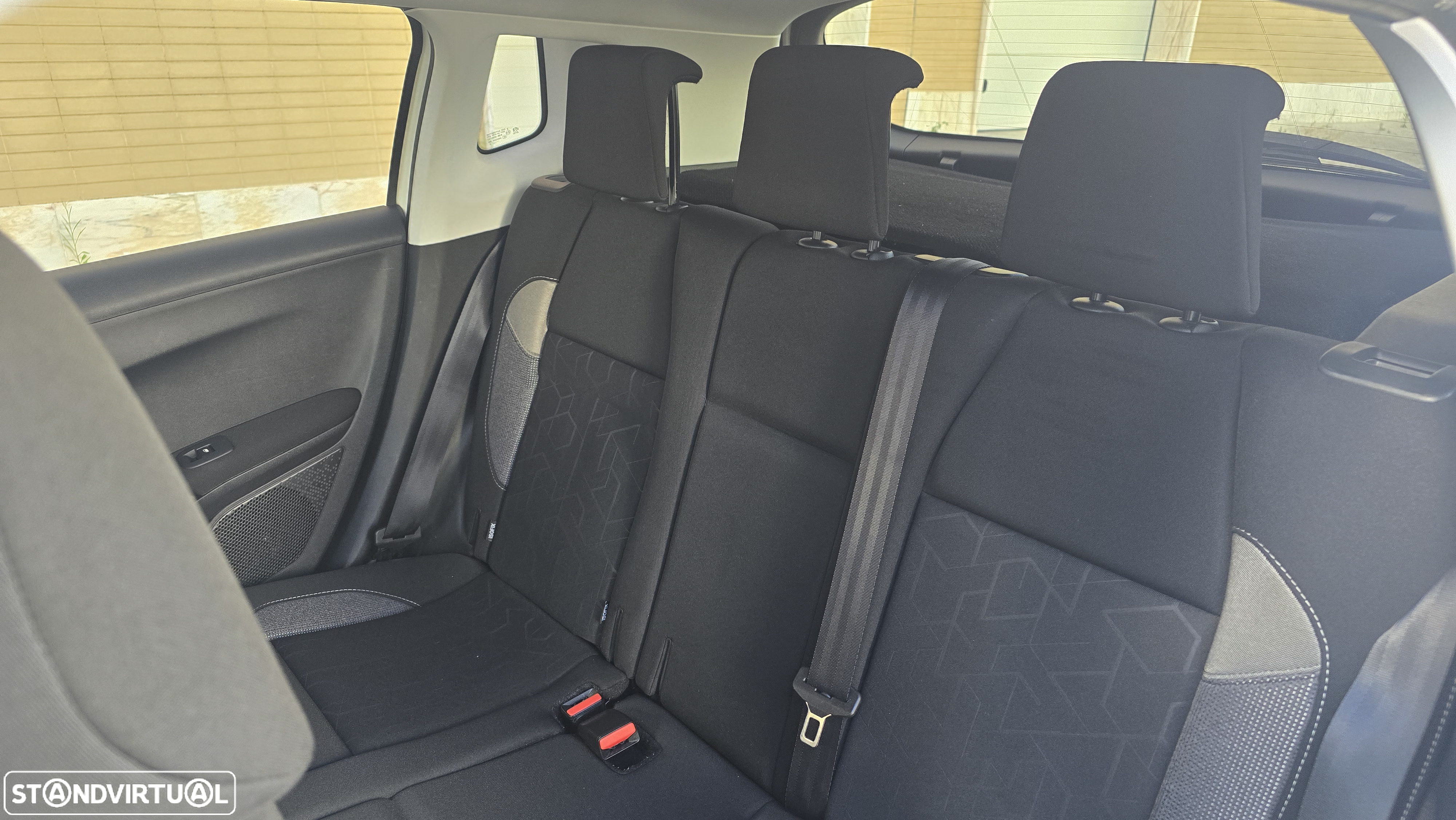 Peugeot 2008 1.2 PureTech Style - 16