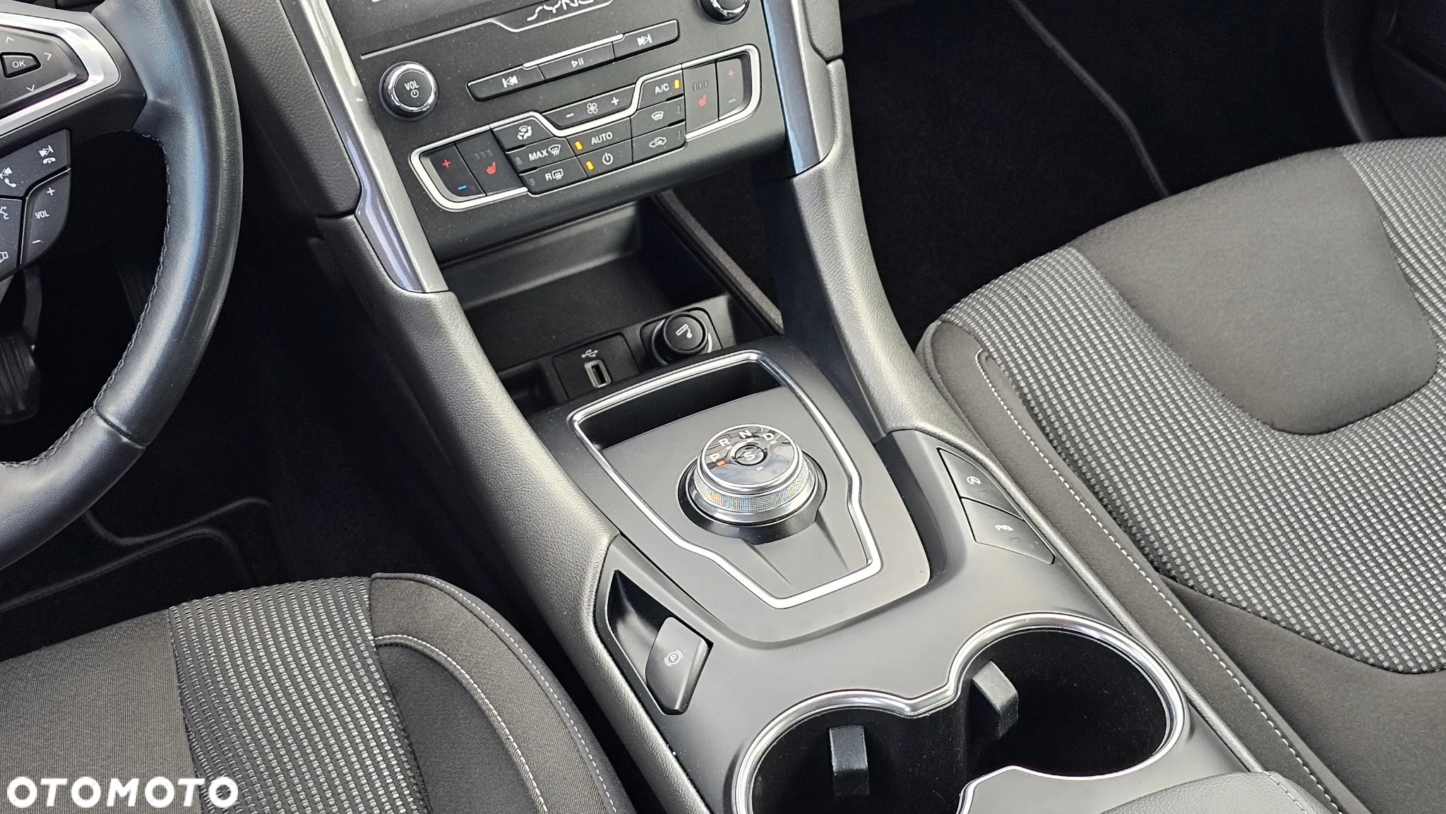 Ford Mondeo 2.0 EcoBlue Titanium - 31