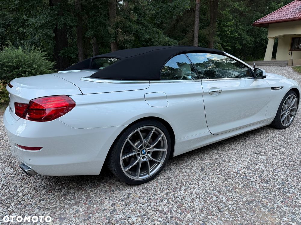 BMW Seria 6 650i - 12