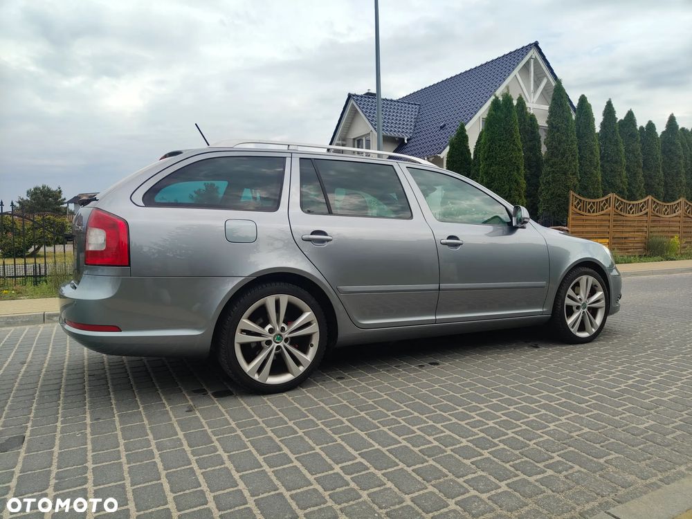Skoda Octavia 2.0 TSI RS - 14